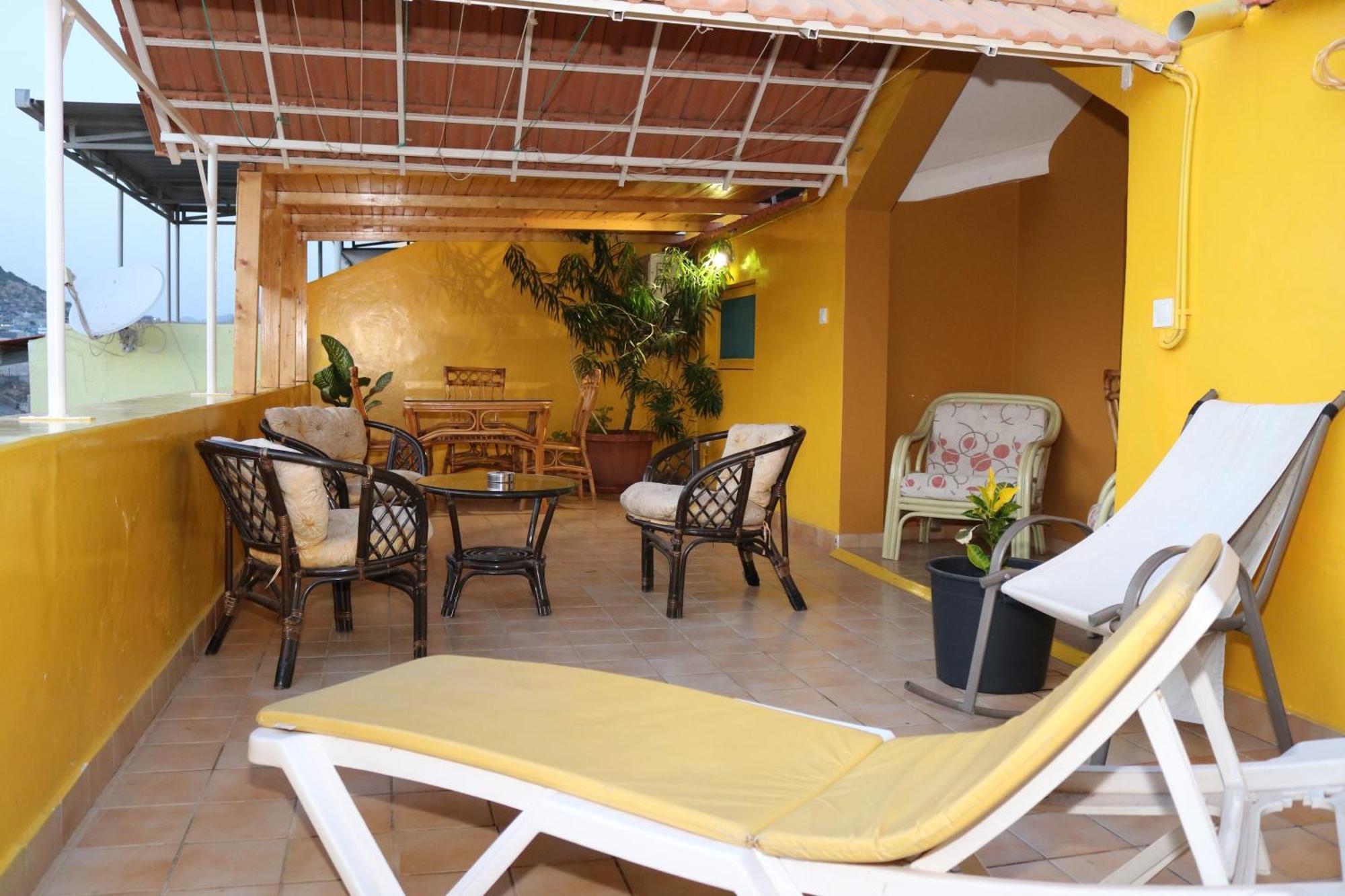O Jardim Do Vinho, Ac Bed & Breakfast ปรายา ภายนอก รูปภาพ